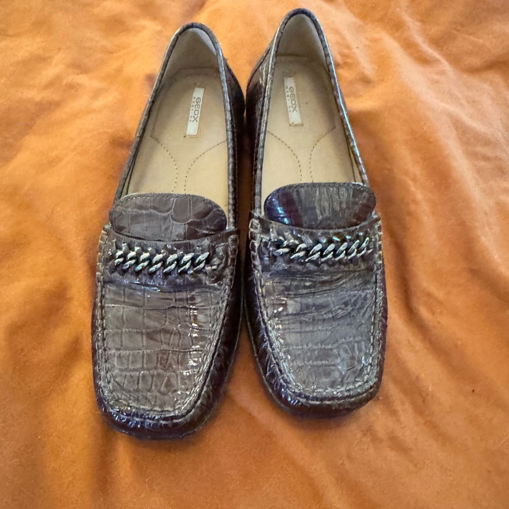 Geox Croc-Embossed Loafers with Chain Detail